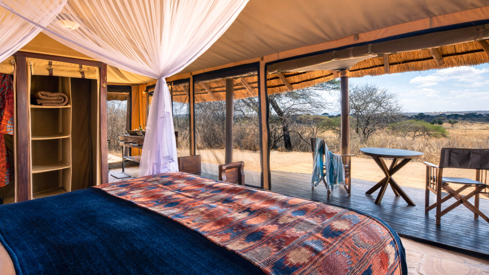 Oliver's Camp - Deck