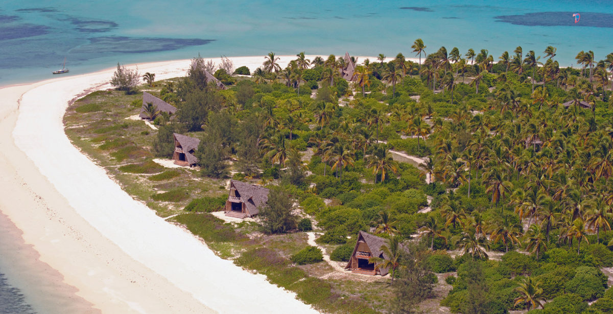 Fanjove Island bandas from the air
